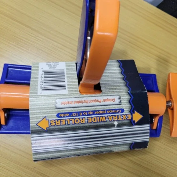 Fiskars Blue & Orange Paper Crimper - Paper Craft Tool - Picture 4 of 4